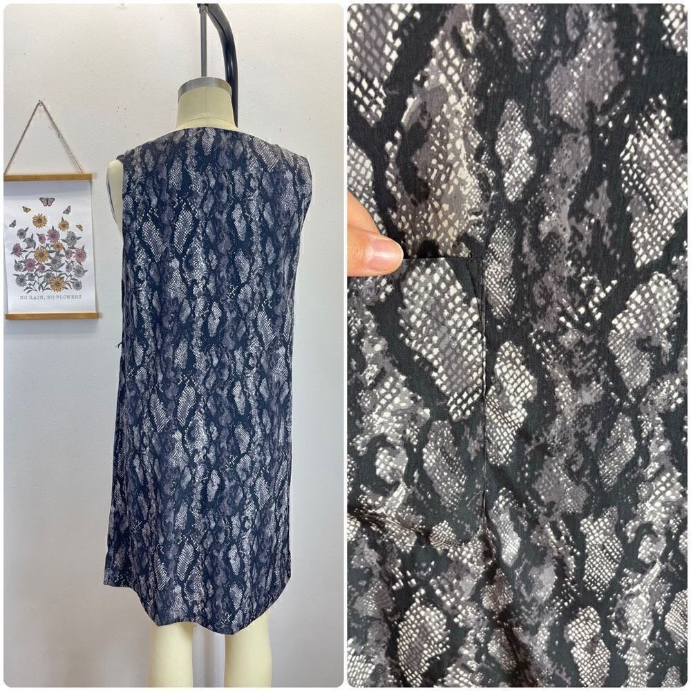 H&M - Lightweight Python 🐍 A-Line Dress - Picture 2 of 4